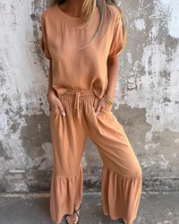 Minimalist Two-Piece Set | Women's Outfit for Casual Wear